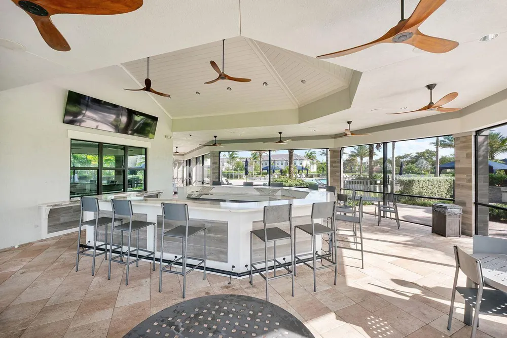 2719 Oak Tree Lane Oakland Park, FL 33309