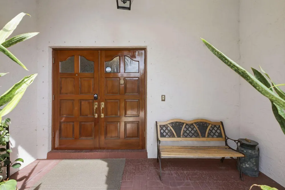 2719 Oak Tree Lane Oakland Park, FL 33309
