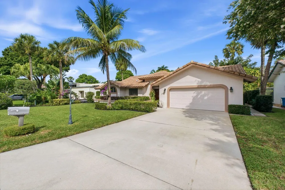 2719 Oak Tree Lane Oakland Park, FL 33309