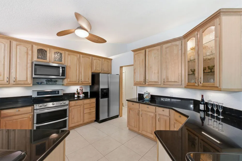 2719 Oak Tree Lane Oakland Park, FL 33309