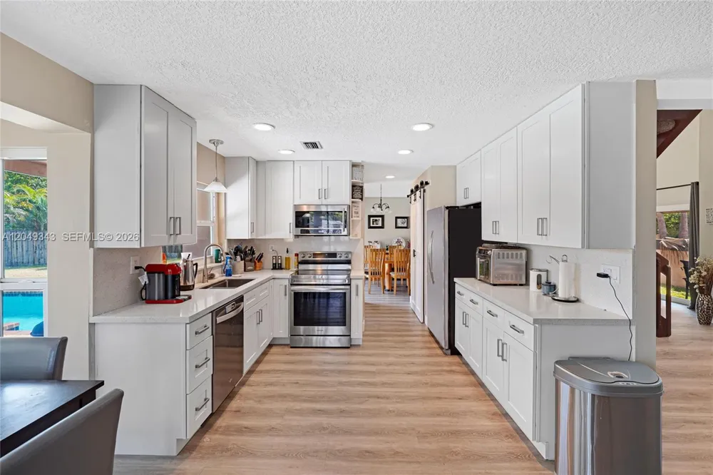 8650 SW 57th Ct Cooper City, FL 33328