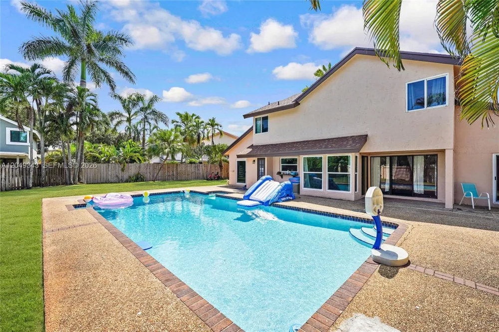 8650 SW 57th Ct Cooper City, FL 33328