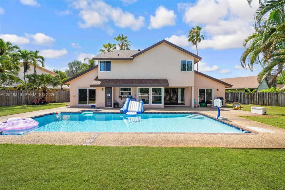 8650 SW 57th Ct Cooper City, FL 33328