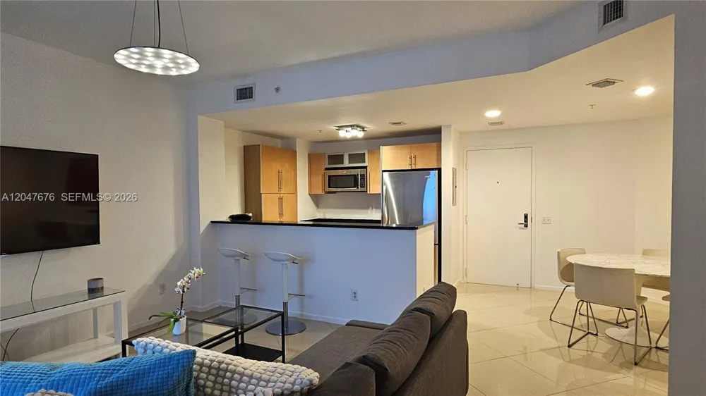 300 S Biscayne Blvd #T-2905 Miami, FL 33131