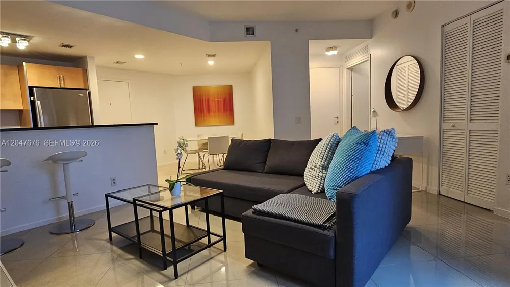 300 S Biscayne Blvd #T-2905 Miami, FL 33131