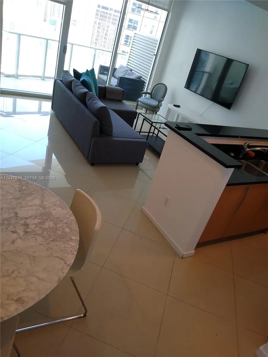 300 S Biscayne Blvd #T-2905 Miami, FL 33131