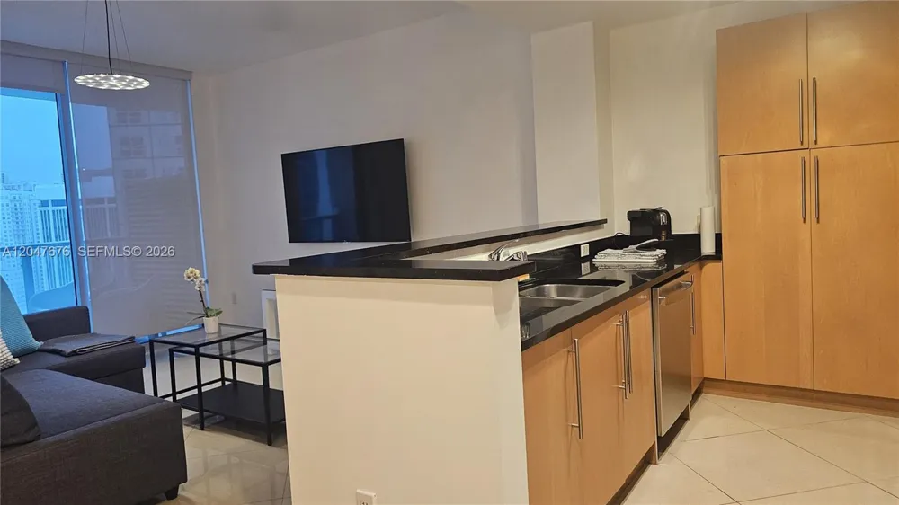 300 S Biscayne Blvd #T-2905 Miami, FL 33131