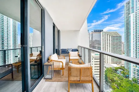 1010 Brickell Ave #2402