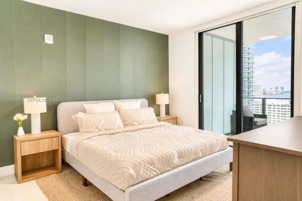 1010 Brickell Ave #2402 Miami, FL 33131
