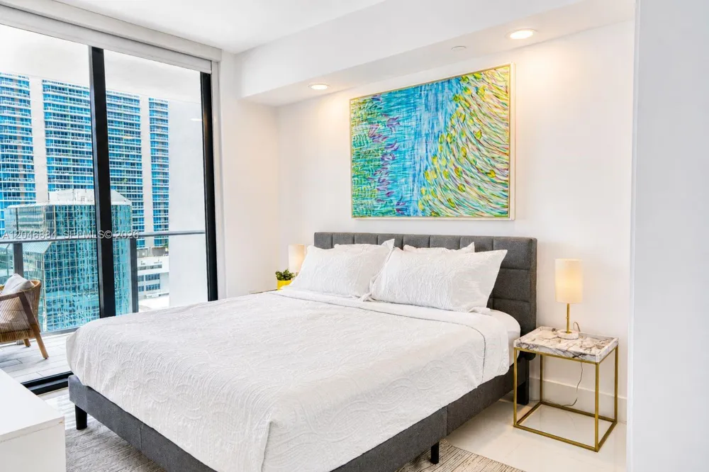 1010 Brickell Ave #2402 Miami, FL 33131