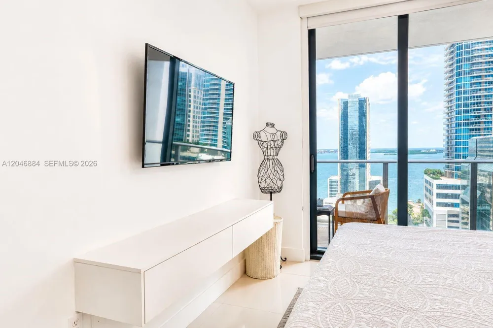 1010 Brickell Ave #2402 Miami, FL 33131