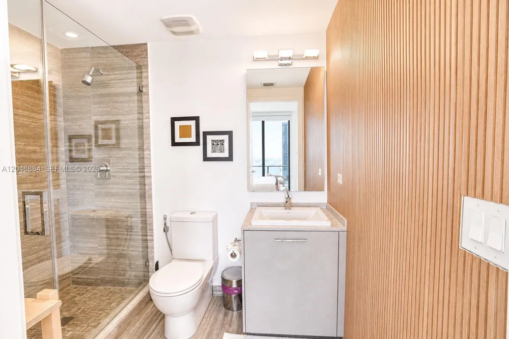 1010 Brickell Ave #2402 Miami, FL 33131