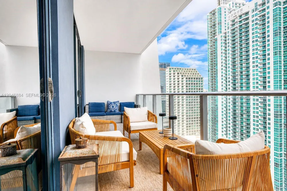 1010 Brickell Ave #2402 Miami, FL 33131