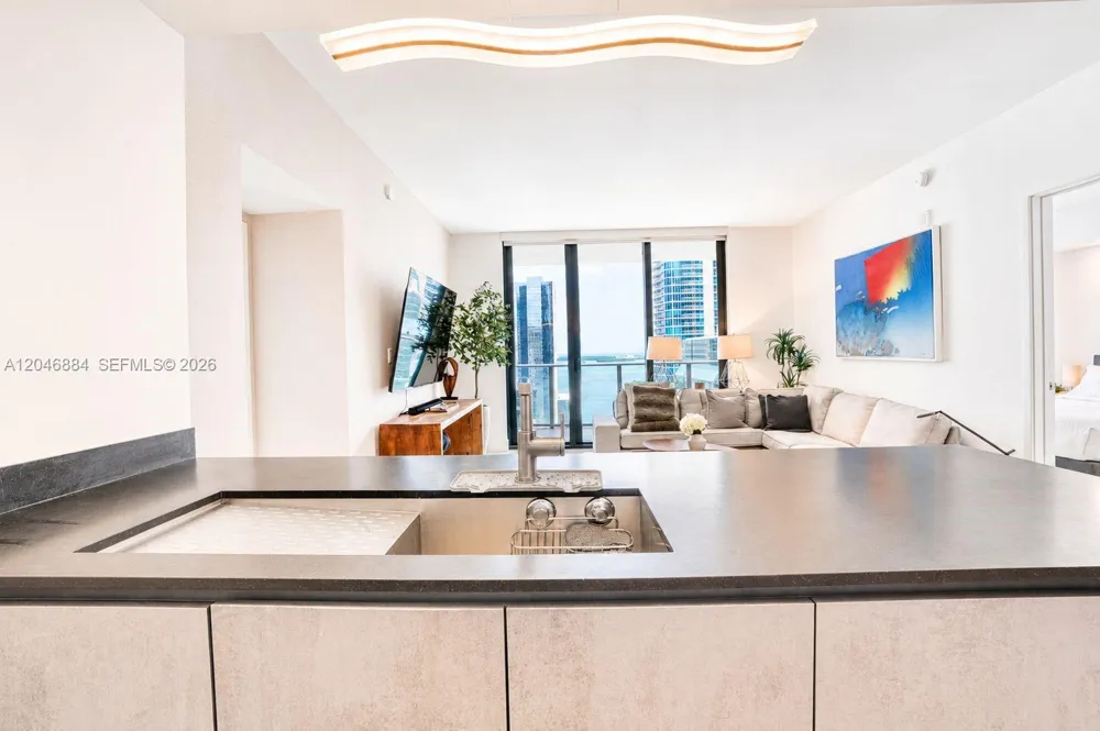 1010 Brickell Ave #2402 Miami, FL 33131