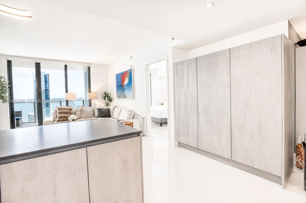 1010 Brickell Ave #2402 Miami, FL 33131