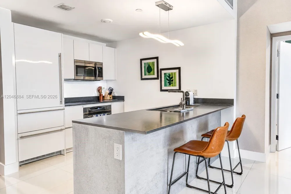 1010 Brickell Ave #2402 Miami, FL 33131