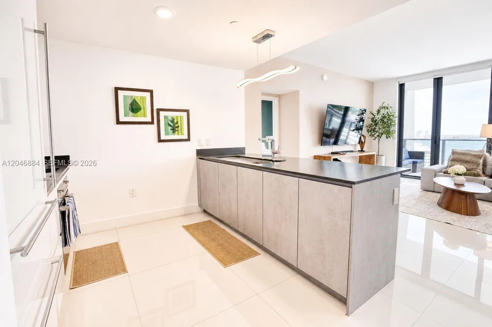 1010 Brickell Ave #2402 Miami, FL 33131