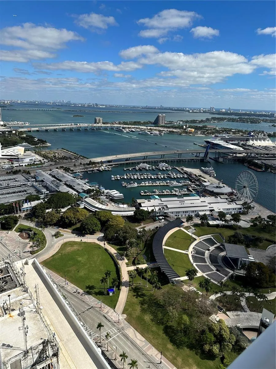 50 Biscayne Blvd #5001 Miami, FL 33132