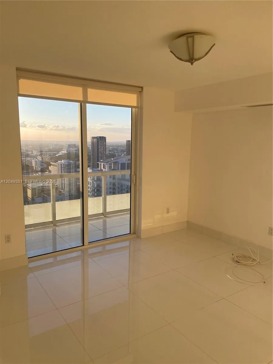 50 Biscayne Blvd #5001 Miami, FL 33132