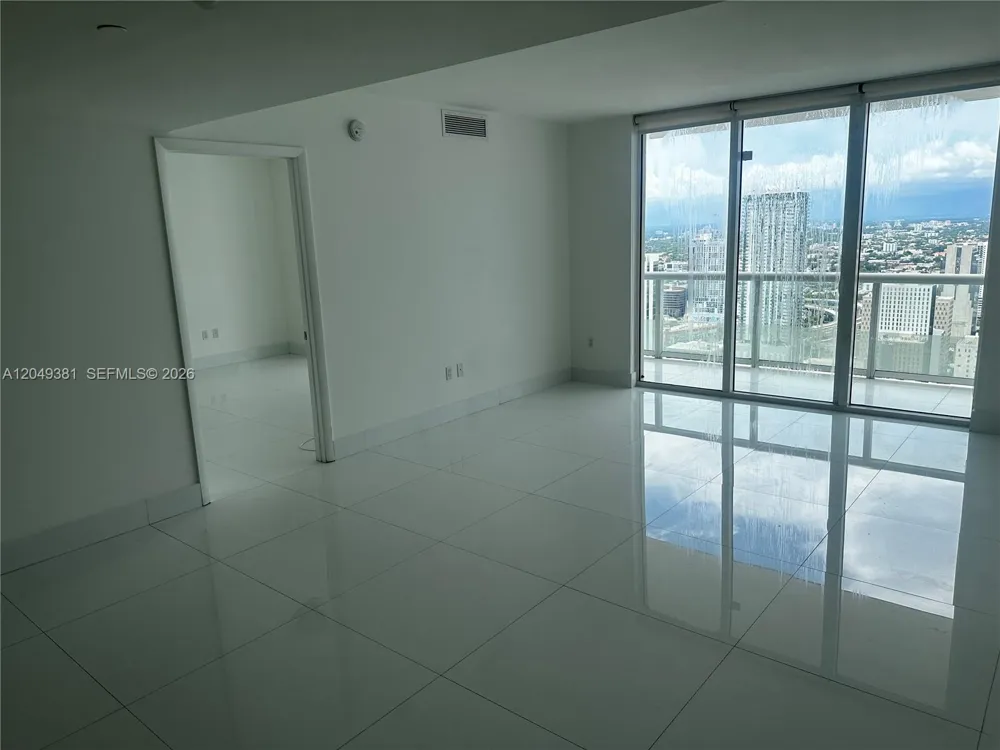 50 Biscayne Blvd #5001 Miami, FL 33132