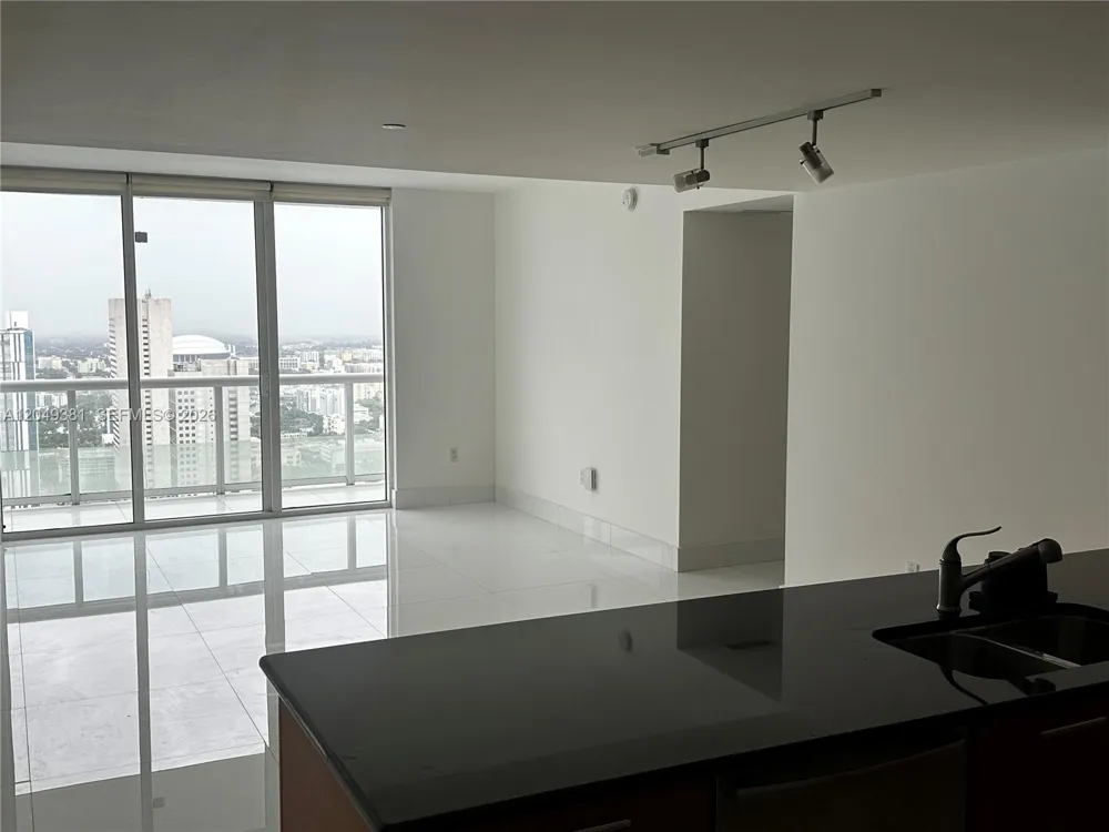 50 Biscayne Blvd #5001 Miami, FL 33132