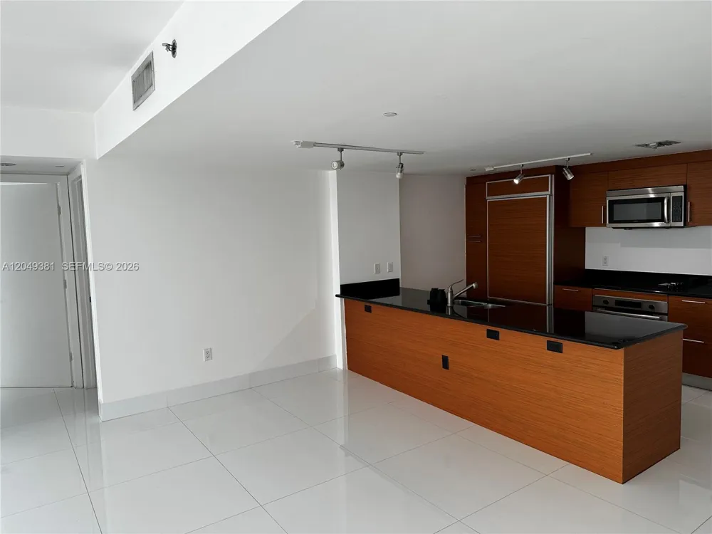 50 Biscayne Blvd #5001 Miami, FL 33132