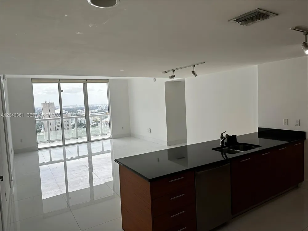 50 Biscayne Blvd #5001 Miami, FL 33132