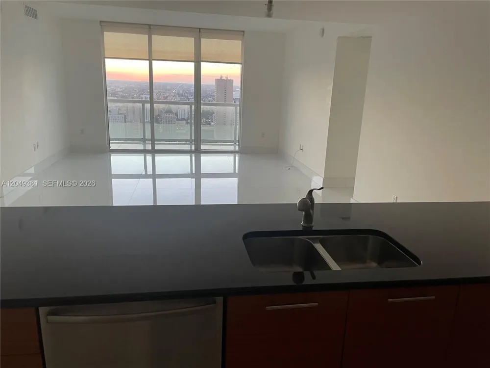 50 Biscayne Blvd #5001 Miami, FL 33132
