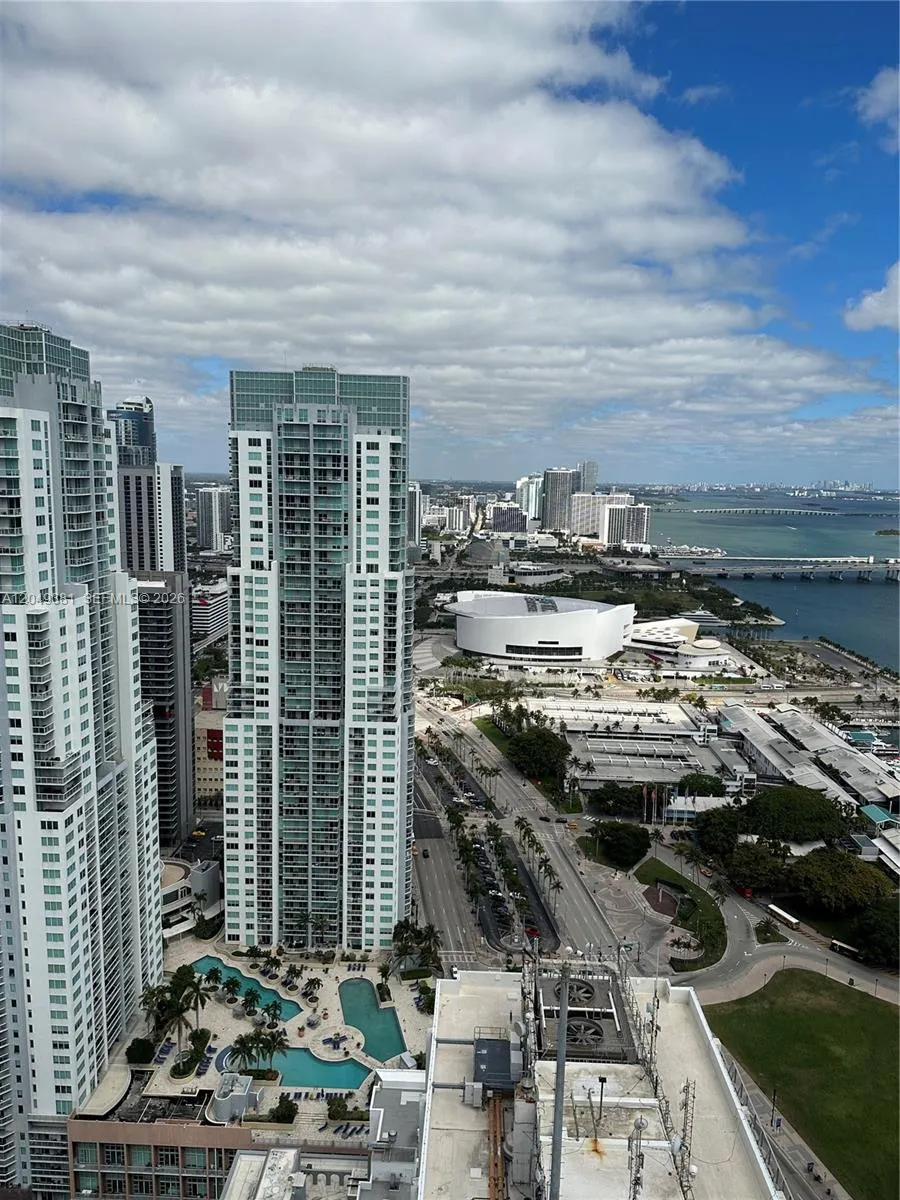 50 Biscayne Blvd #5001 Miami, FL 33132