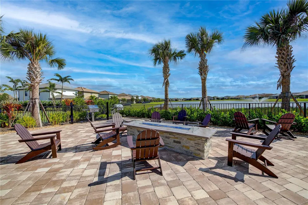 8240 Tailshot Ct Lake Worth, FL 33467