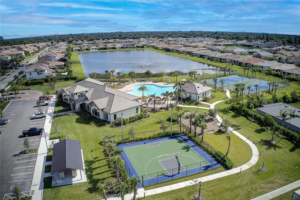 8240 Tailshot Ct Lake Worth, FL 33467