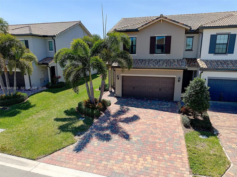 8240 Tailshot Ct Lake Worth, FL 33467