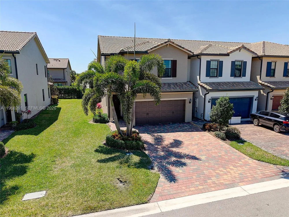 8240 Tailshot Ct Lake Worth, FL 33467