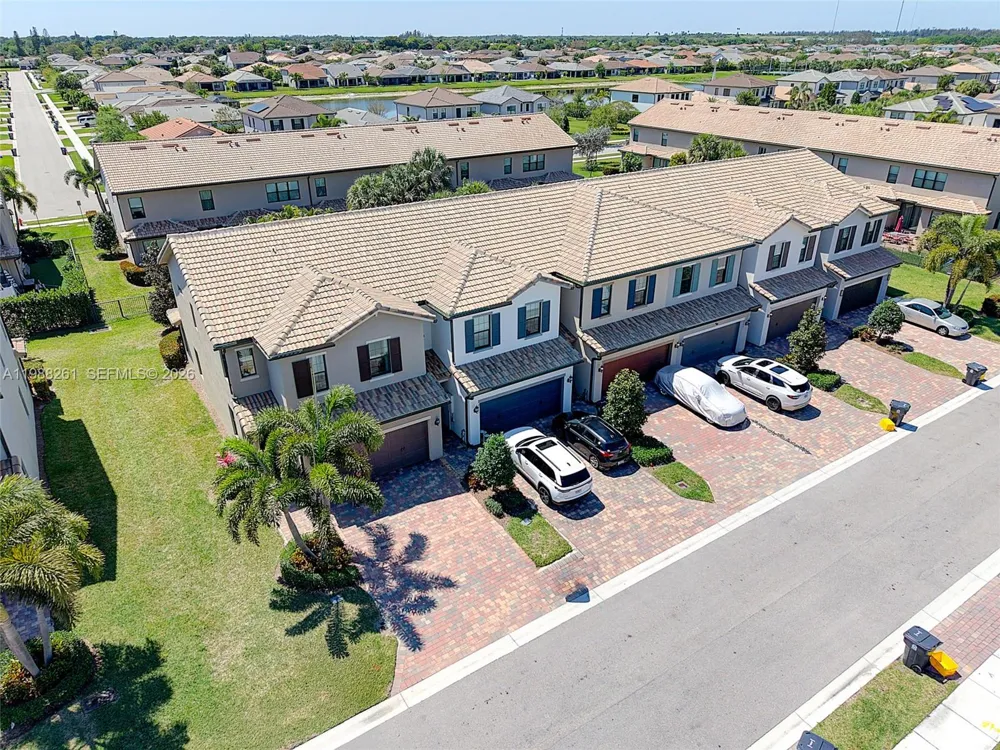 8240 Tailshot Ct Lake Worth, FL 33467