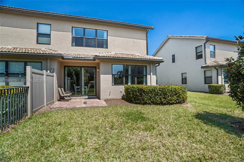 8240 Tailshot Ct Lake Worth, FL 33467