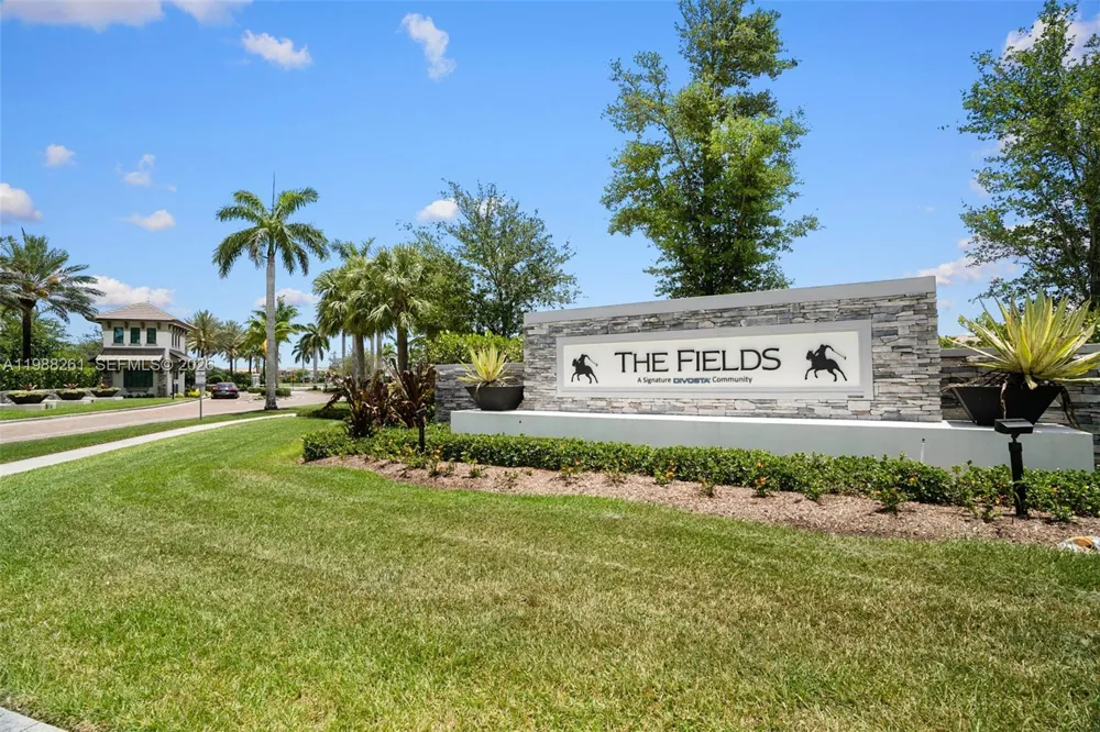 8240 Tailshot Ct Lake Worth, FL 33467