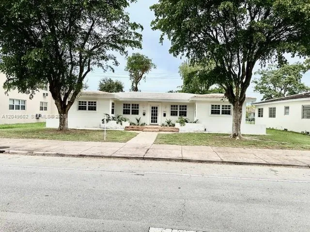 3801 Ponce De Leon Blvd #3803 Coral Gables, FL 33134
