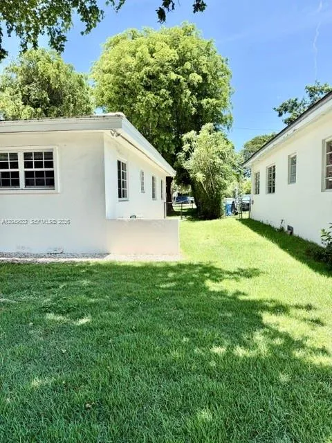 3801 Ponce De Leon Blvd #3803 Coral Gables, FL 33134