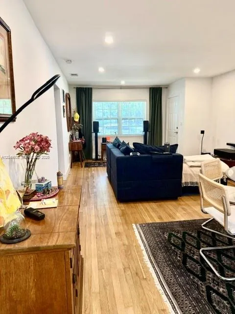 3801 Ponce De Leon Blvd #3803 Coral Gables, FL 33134