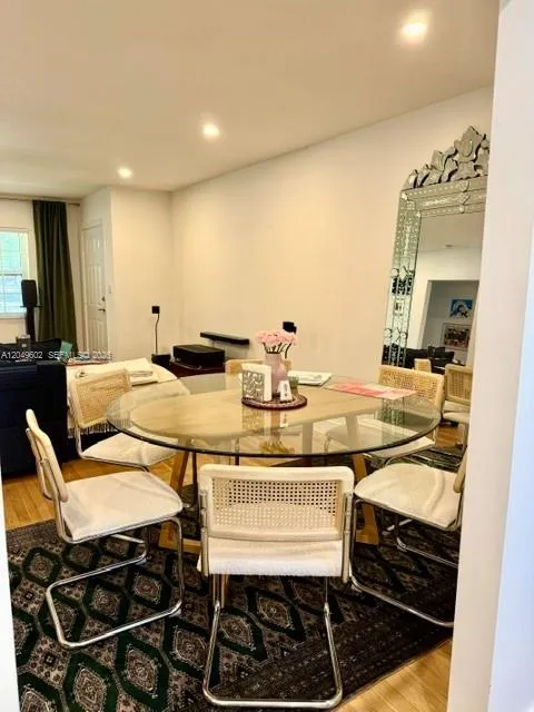 3801 Ponce De Leon Blvd #3803 Coral Gables, FL 33134