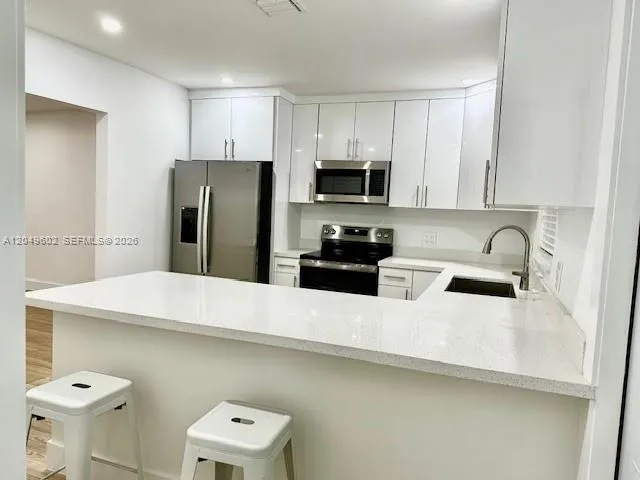 3801 Ponce De Leon Blvd #3803 Coral Gables, FL 33134