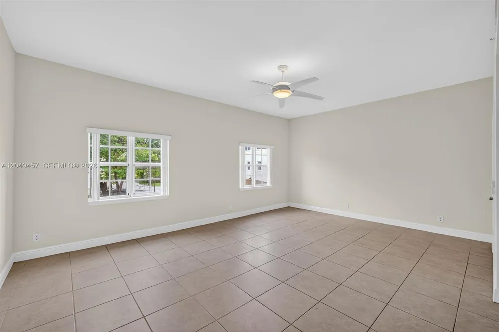 704 SW 1st Ave Pompano Beach, FL 33060