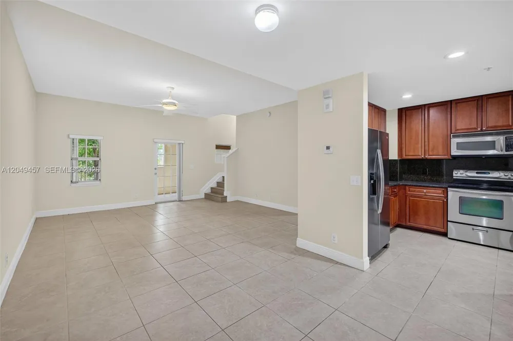 704 SW 1st Ave Pompano Beach, FL 33060