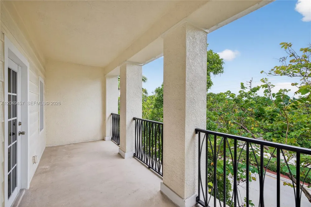 704 SW 1st Ave Pompano Beach, FL 33060
