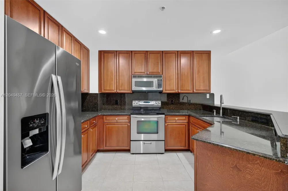 704 SW 1st Ave Pompano Beach, FL 33060