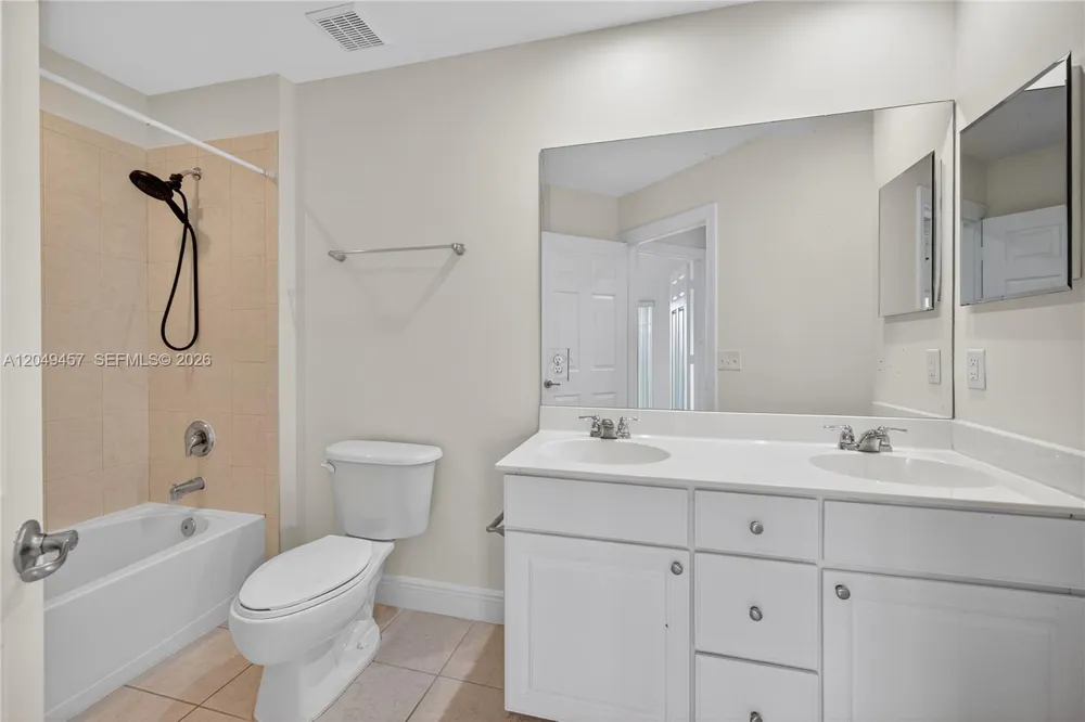 704 SW 1st Ave Pompano Beach, FL 33060