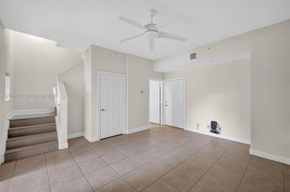 704 SW 1st Ave Pompano Beach, FL 33060