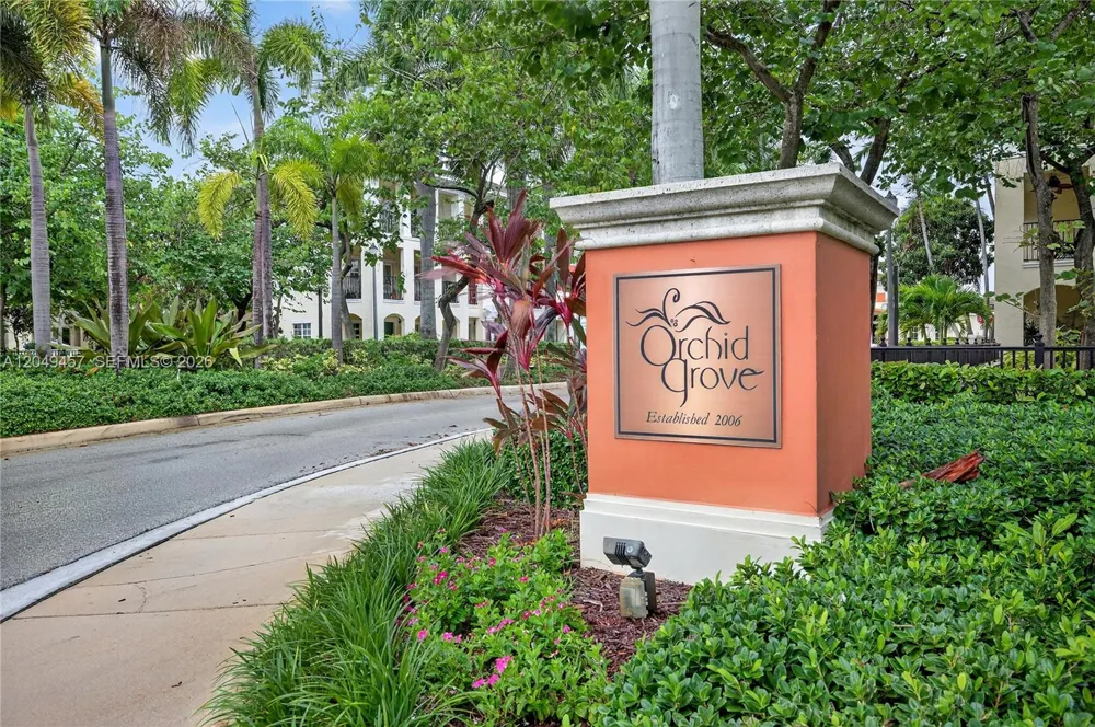 704 SW 1st Ave Pompano Beach, FL 33060