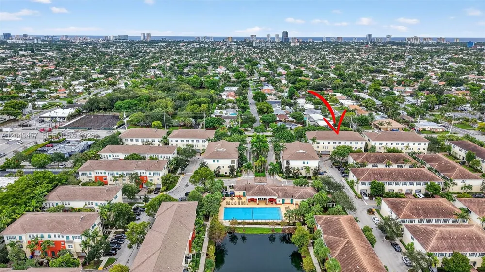 704 SW 1st Ave Pompano Beach, FL 33060