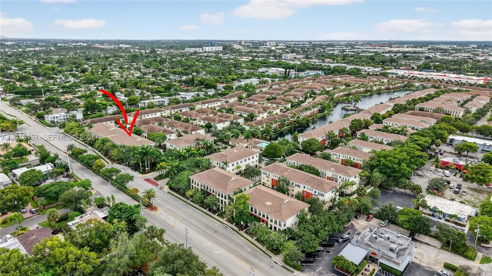 704 SW 1st Ave Pompano Beach, FL 33060